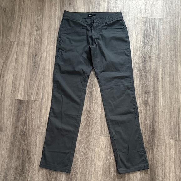 Black Diamond Pants - Black Diamond Black Pants Low Rise Athletic Pants Size 4  outdoor Straight Leg